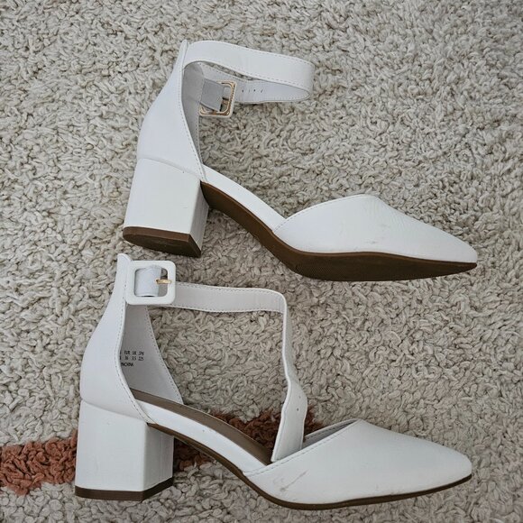 DREAM PAIRS Women's Chunky Closed Toe Block Heels - Picture 3 of 4